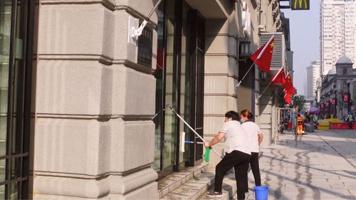 三季度全國(guó)最缺工100個(gè)職業(yè)出爐 中小學(xué)教師與房地產(chǎn)經(jīng)紀(jì)人雙雙上榜